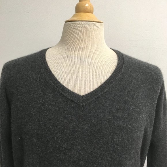 Velvet Graham Spencer charcoal gray 100% cashmere v neck sweater oversized M